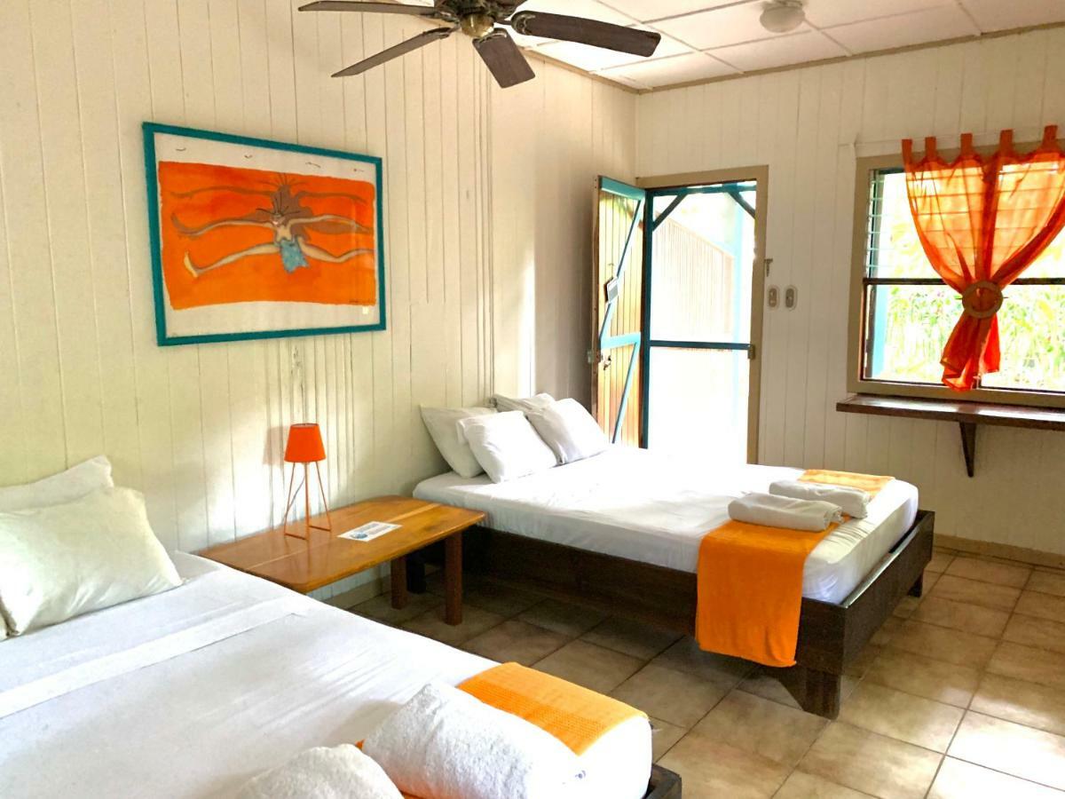 Lapalapa Beachfront Hotel Puerto Viejo de Talamanca Buitenkant foto