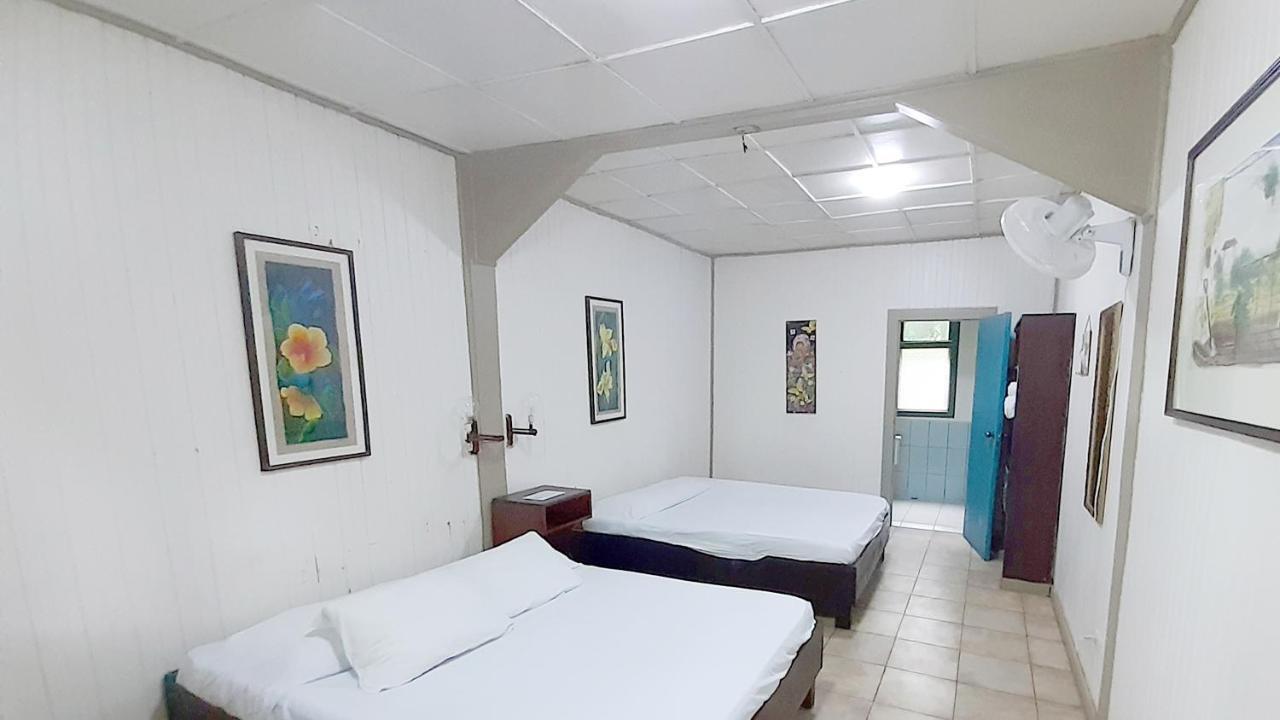 Lapalapa Beachfront Hotel Puerto Viejo de Talamanca Buitenkant foto